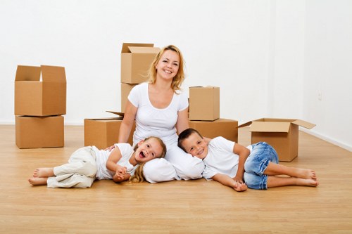 Local packing team in Selhurst organising fragile household items safely